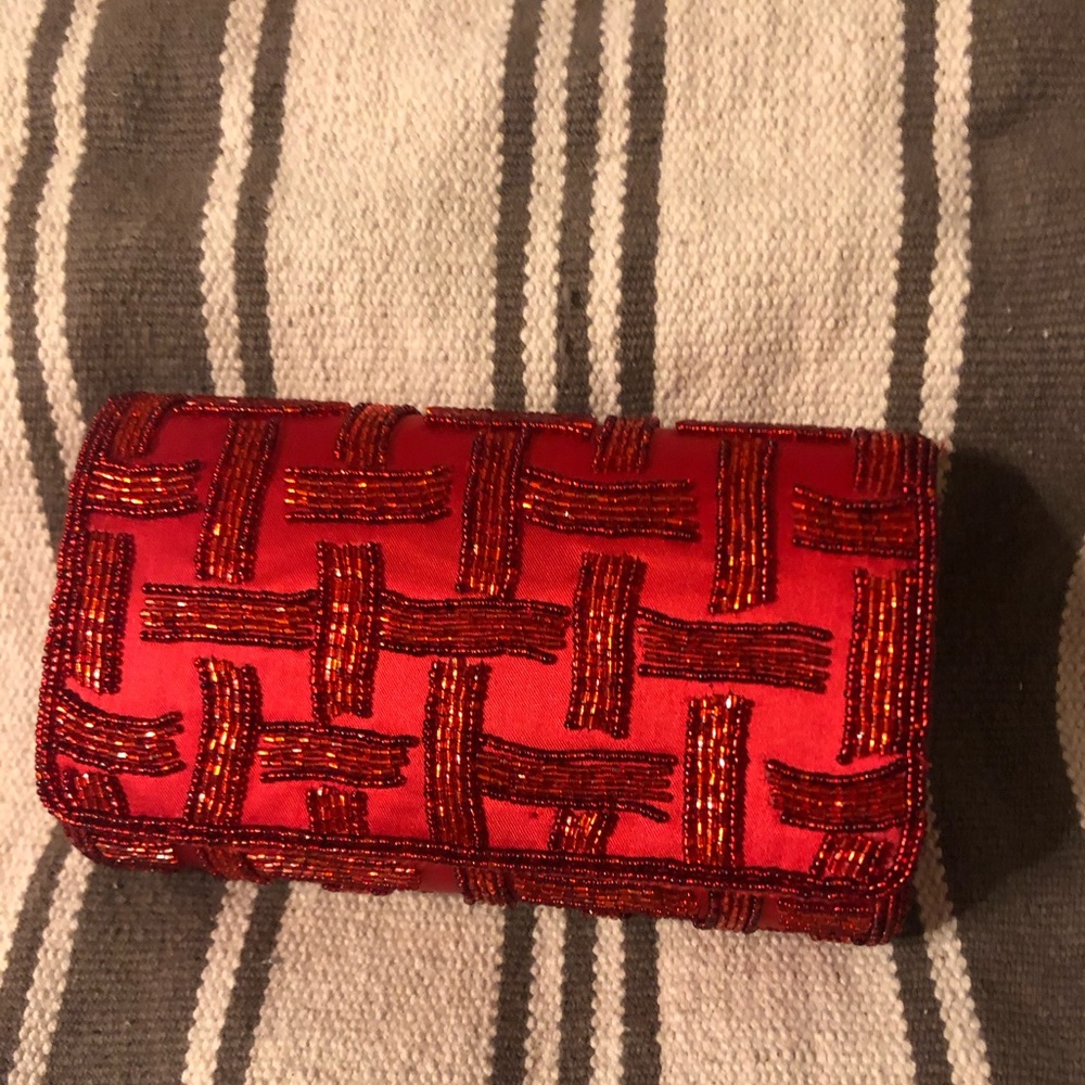 Red clutch